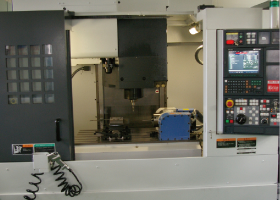 NV5000（5軸制御）　高精度立形マシニングセンター　森精機製作所